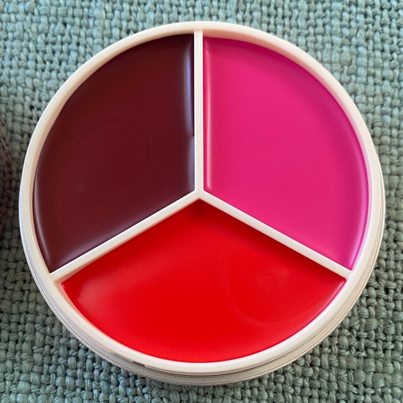 Anastasia Beverly Hills Magic Touch Blush Trio in Black - Picture 1 of 6